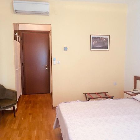 Hotel Milano Градо Екстериор снимка