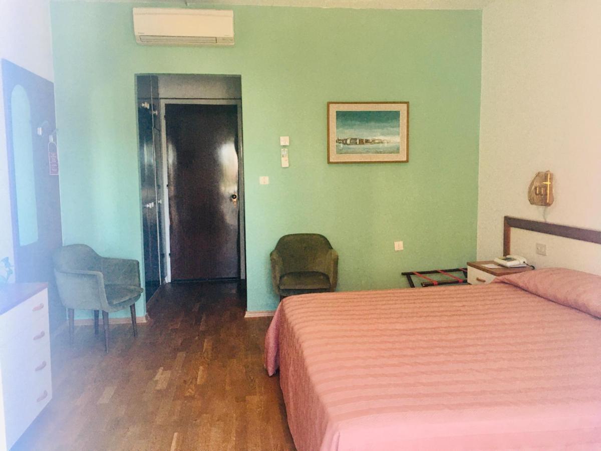 Hotel Milano Градо Екстериор снимка