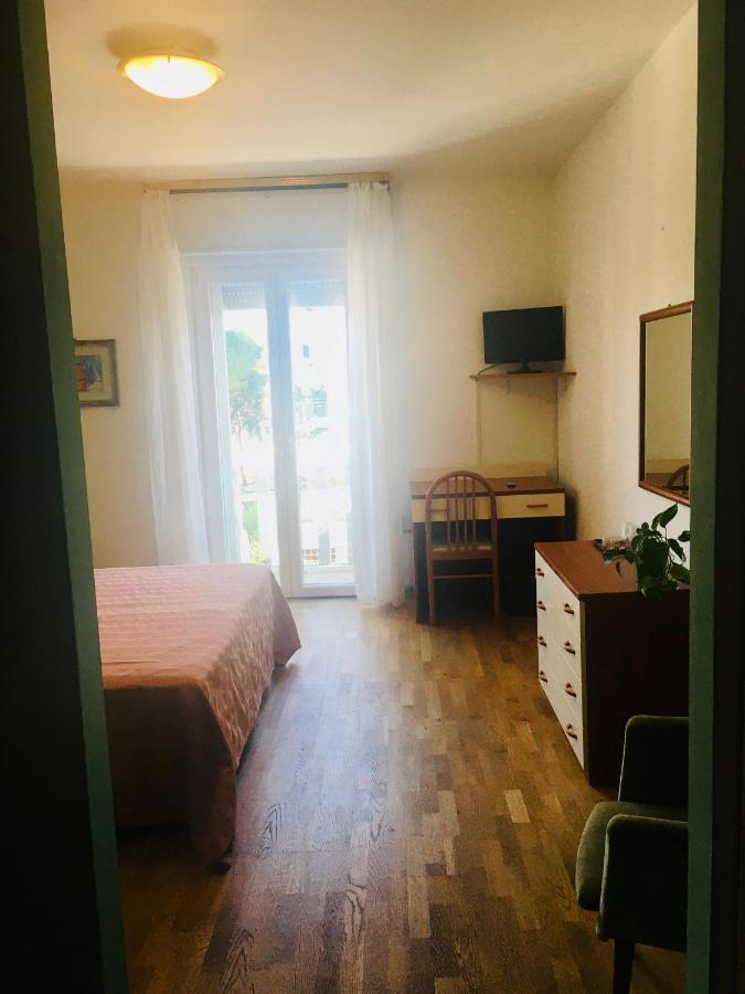 Hotel Milano Градо Екстериор снимка