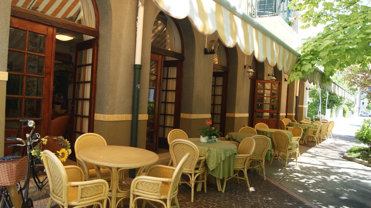 Hotel Milano Градо Екстериор снимка