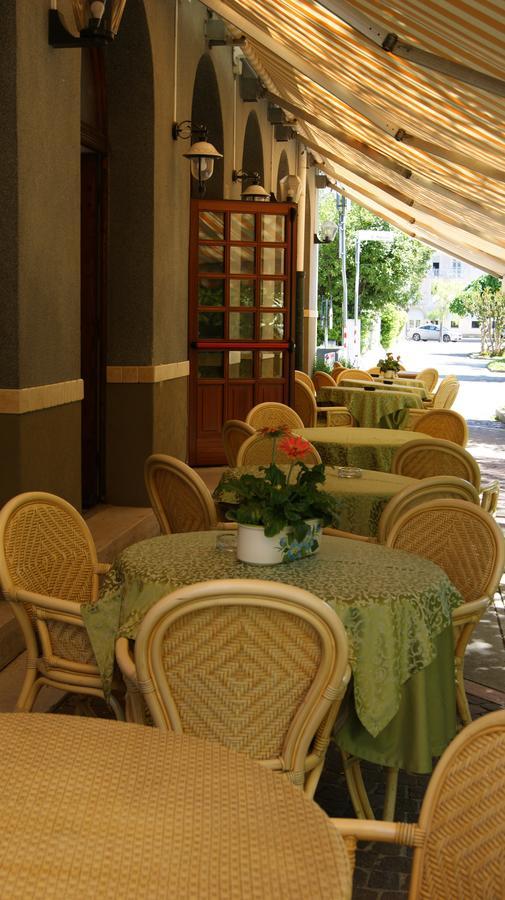 Hotel Milano Градо Екстериор снимка